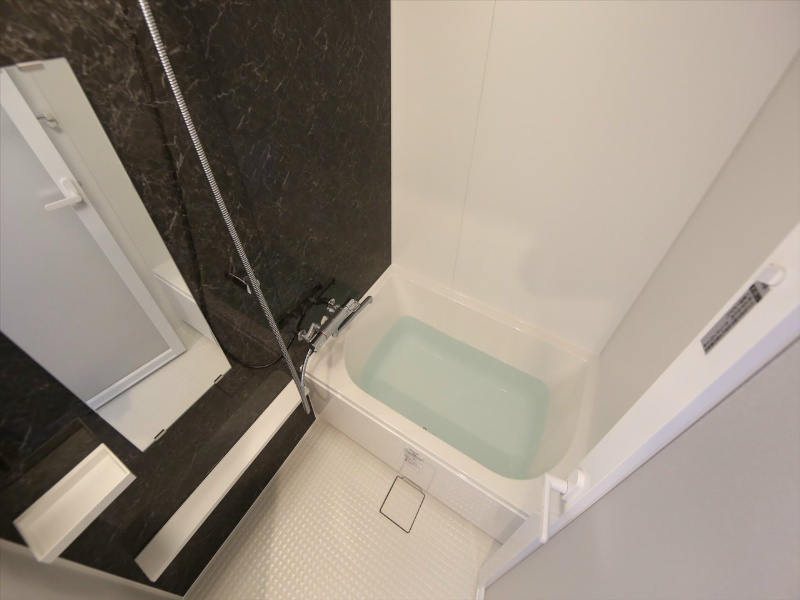 バス・シャワールーム　バスルーム　浴室暖房乾燥機付き