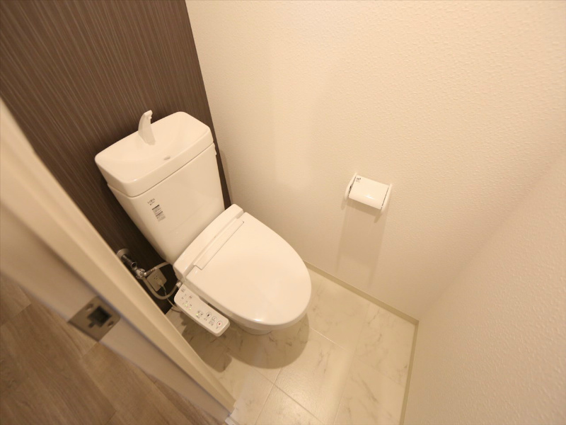 トイレ　温水洗浄便座付トイレ