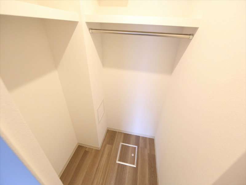 収納　ウォークインクローゼット（収納充実してます）