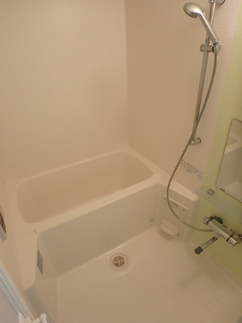 バス・シャワールーム　１日の疲れをバスルームでゆっくりと。