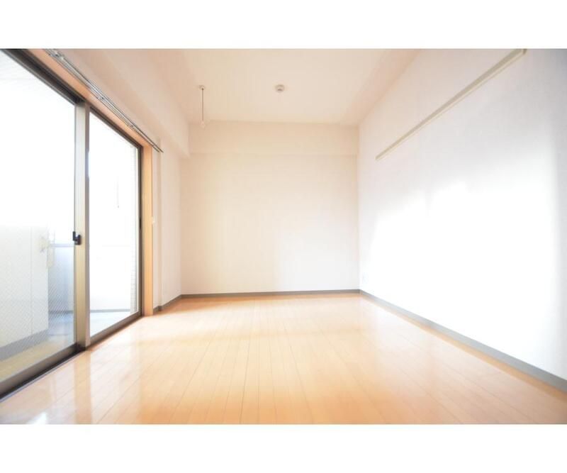 居室・リビング　☆明るい洋室☆