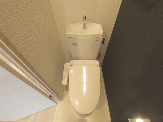 トイレ　温水洗浄便座付トイレ