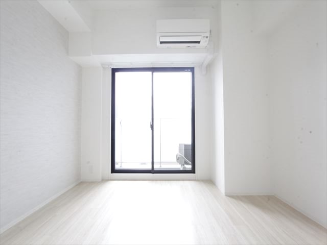 その他部屋・スペース　洋室6.5帖　エアコン完備　バルコニーに面しています