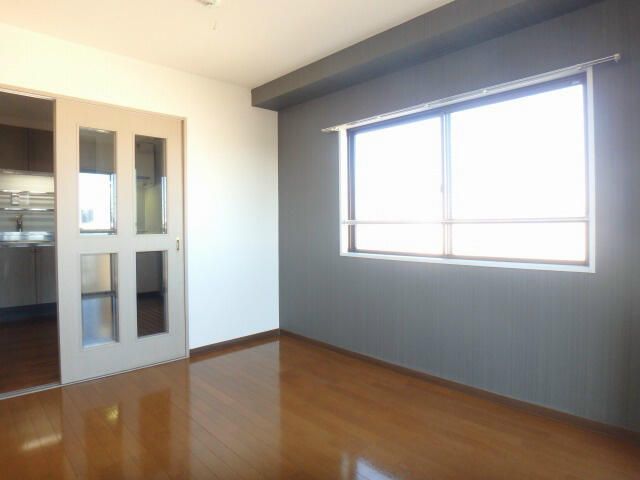 居室・リビング　別部屋参考写真です