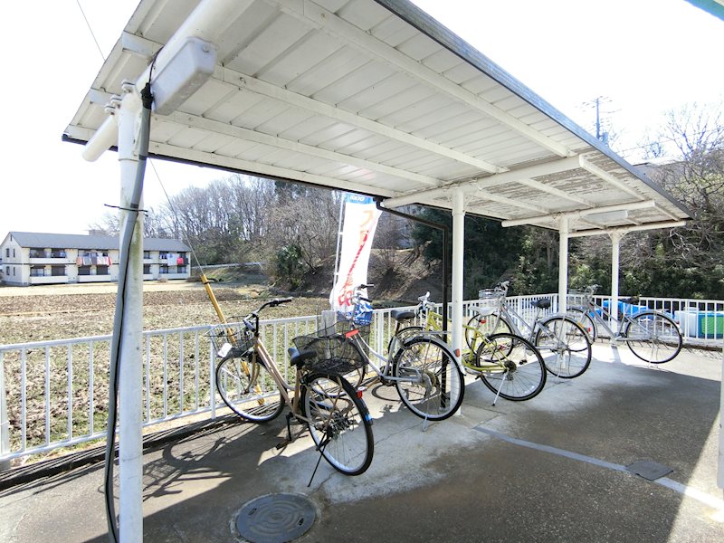 その他共有部分　屋根付きの駐輪場有