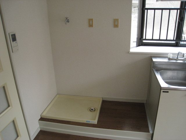 その他設備　室内洗濯機置き場有