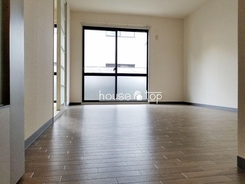 居室・リビング　日当たりの良い南面リビング！！