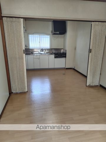 ハイツ本町の居間写真