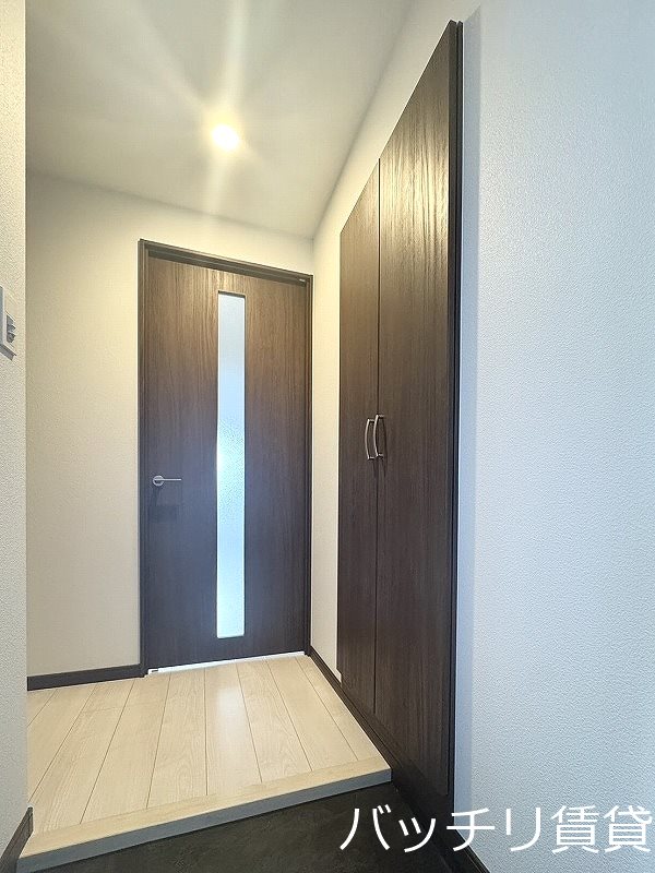 玄関　※別号室イメージの為、現状を優先致します