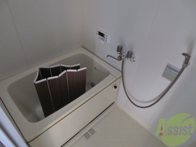 バス・シャワールーム　追い炊き機能が付いております。いつでも温かいお風呂に入れます