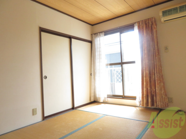 その他部屋・スペース　お隣の和室です。こちらにも良く陽が入ってきます。