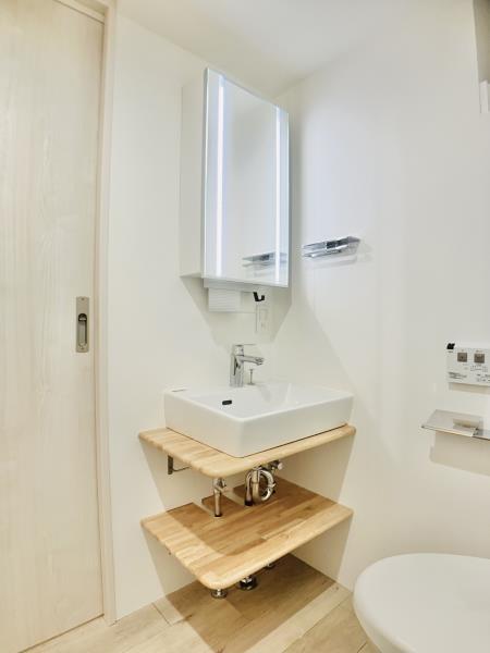 洗面設備　スペースが確保できる洗面所です