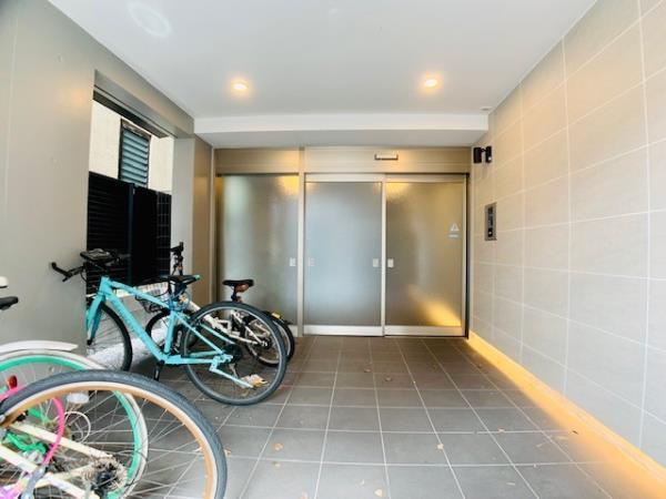 エントランス　建物の内部です