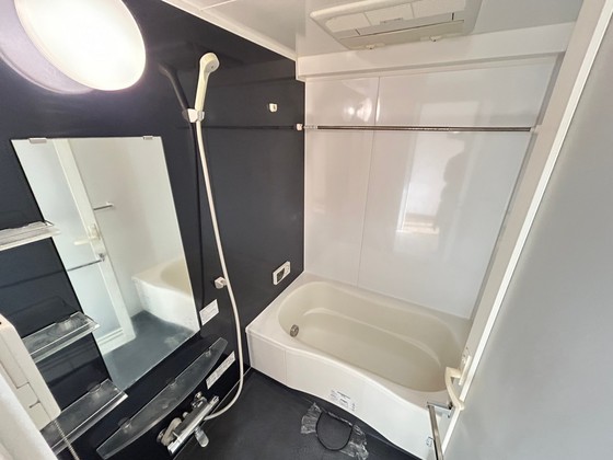 バス・シャワールーム　※別部屋の写真です