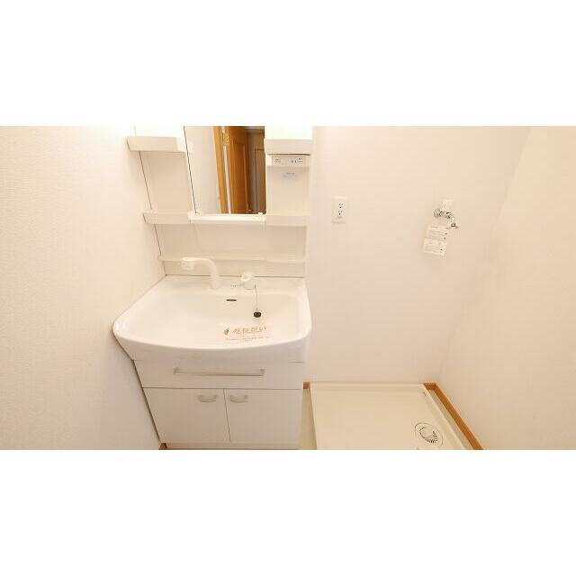 洗面設備　当物件の参考写真です。(同建物の部屋)