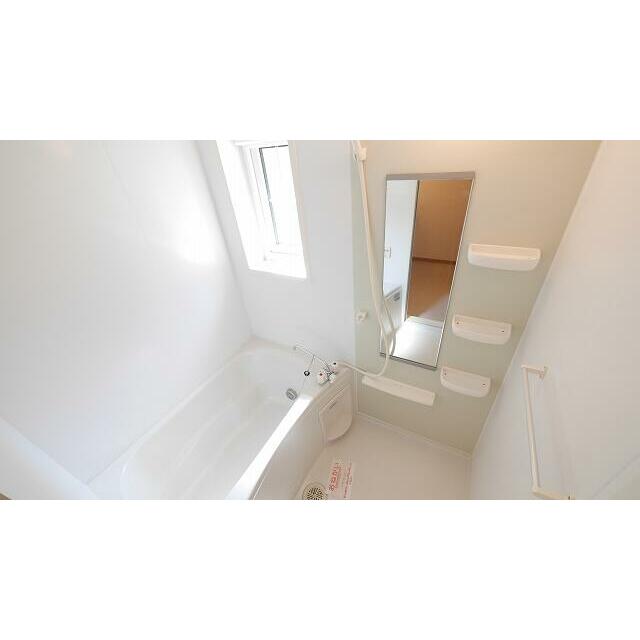 バス・シャワールーム　当物件の参考写真です。(同建物の部屋)