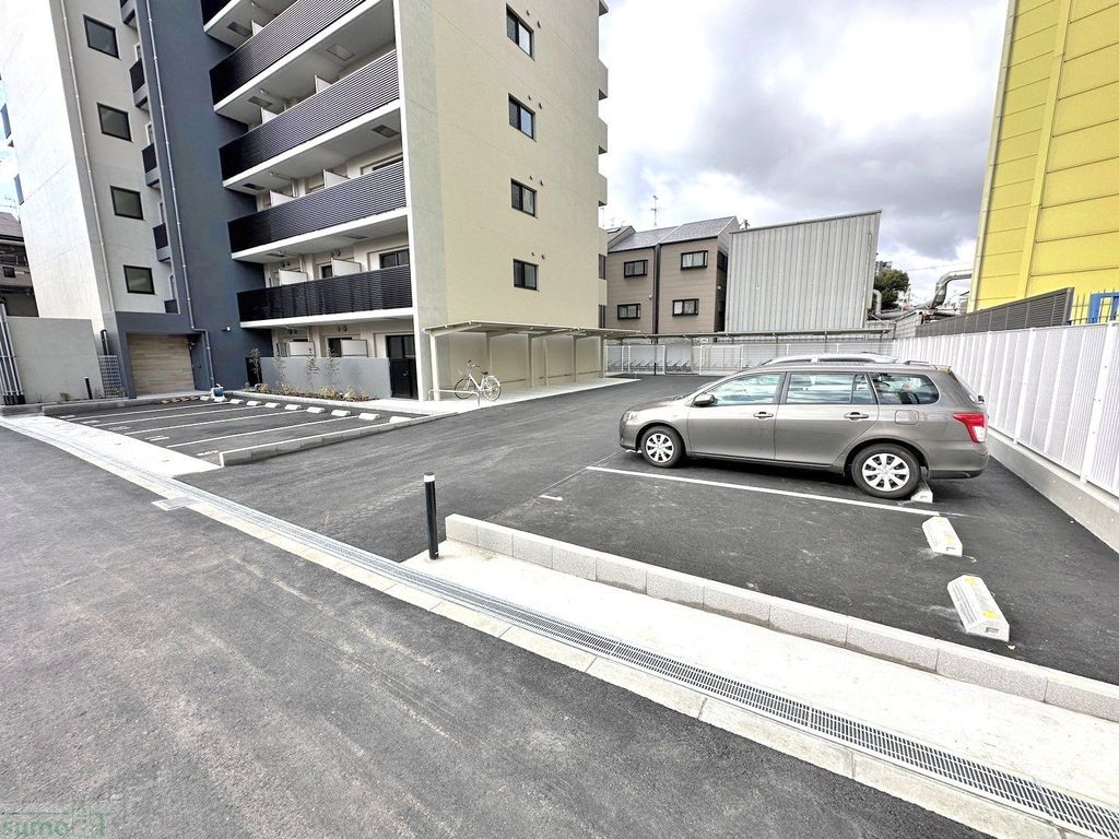 駐車場　駐車場