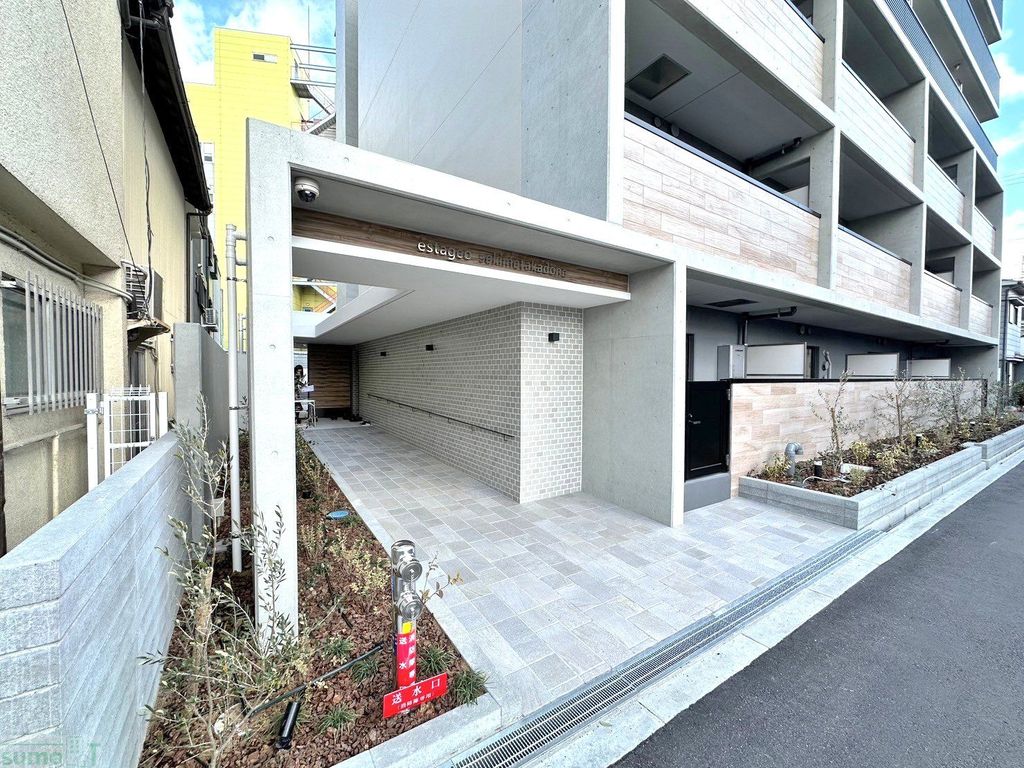 エントランス　バルコニー