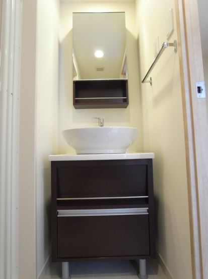 洗面設備　※別号室の参考写真です。
