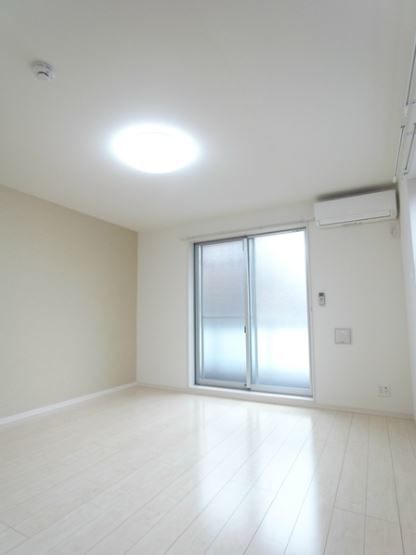 居室・リビング　※別号室の参考写真です。