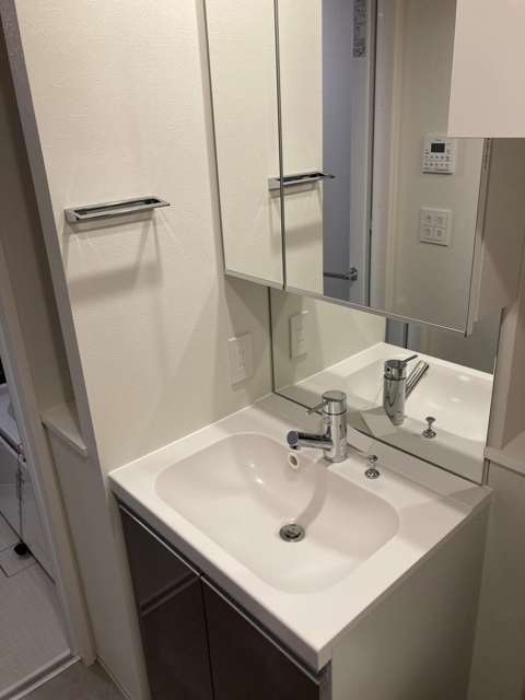 洗面設備　※写真は同タイプ住戸です。