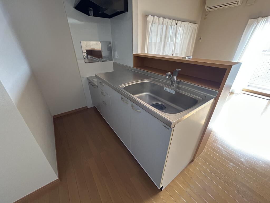 キッチン　同間取り別部屋参考画像です