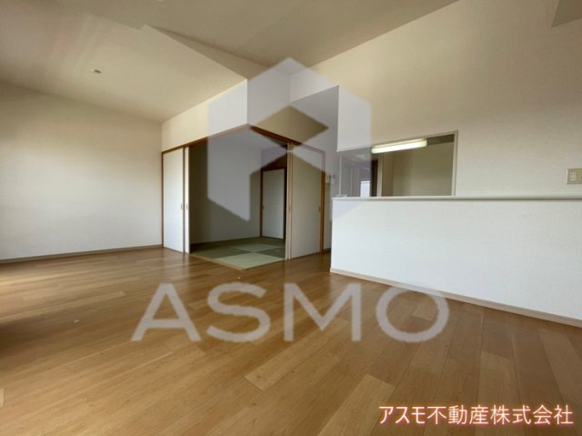 居室・リビング　※同物件　別間取り　参考写真