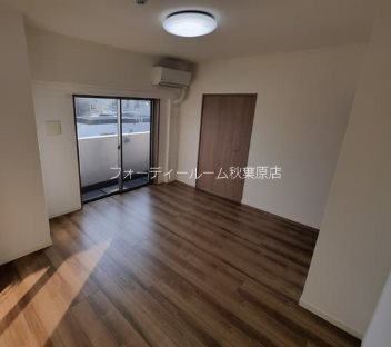 居室・リビング　別号室参考写真