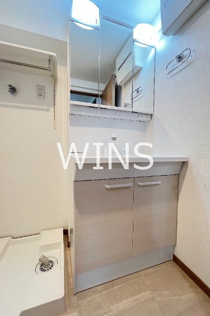 洗面設備　別部屋参考写真です