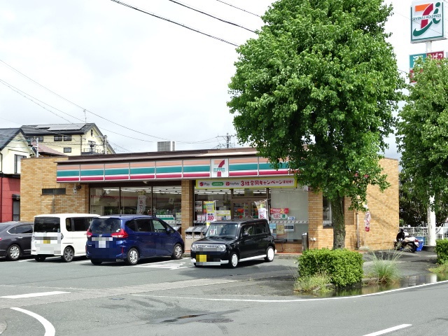 コンビニ　セブンイレブン（コンビニ）まで421m