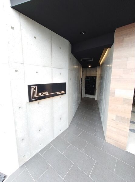 エントランス　初期費用分割可★ご希望の場所まで無料送迎サービス付♪