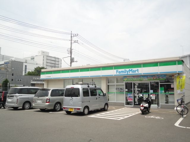 コンビニ　ファミリーマート八王子甲州街道店（コンビニ）まで304m