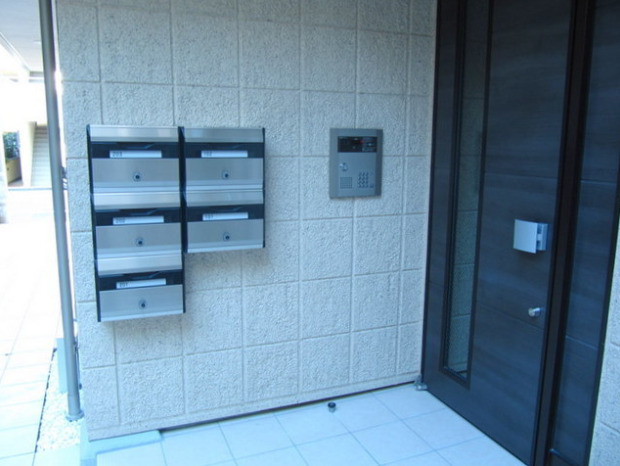 エントランス　★オートロック付きのエントランス★