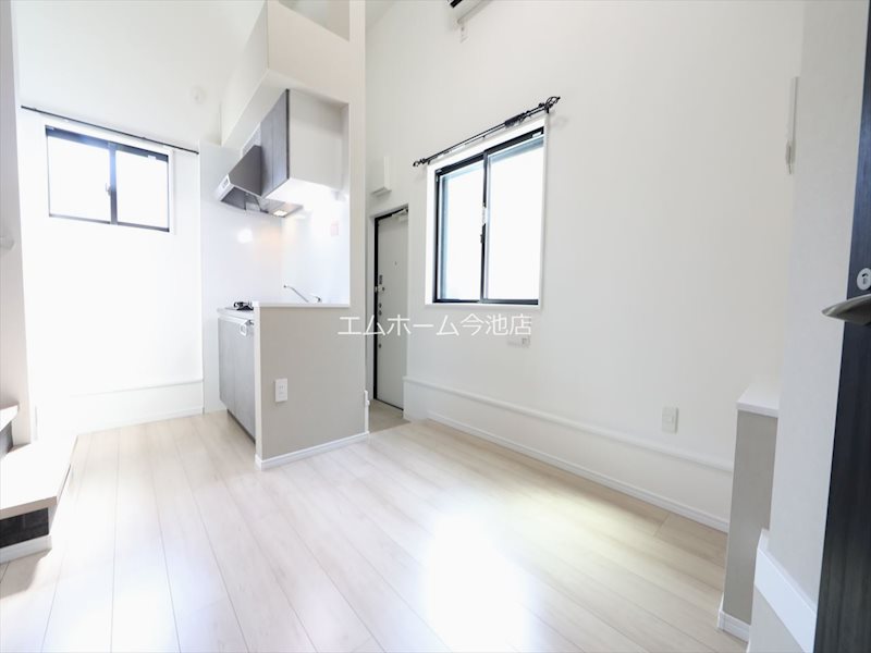 眺望　洋室7.73帖　エアコン付　換気良好　収納2カ所あり