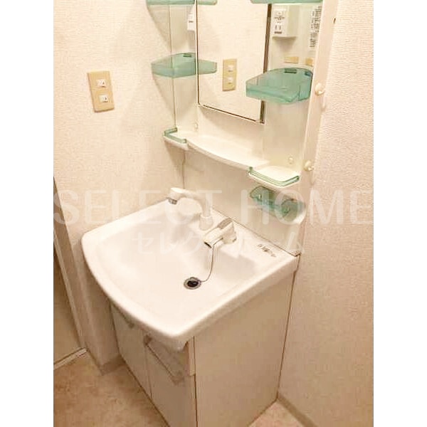 洗面設備　独立洗面台あり、毎朝おしゃれに忙しい女性の方におすすめです