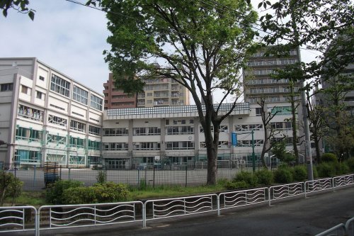 小学校　江東区立臨海小学校（小学校）まで394m
