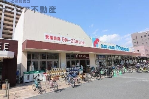 スーパー　万代鶴見店（スーパー）まで165m