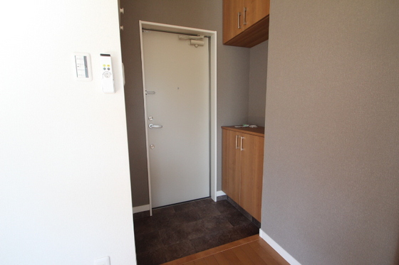 玄関　※別部屋の写真です