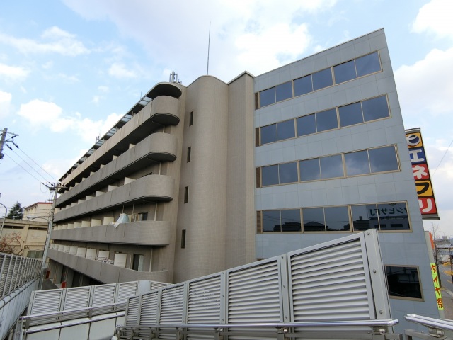 建物外観　駅直結のマンション