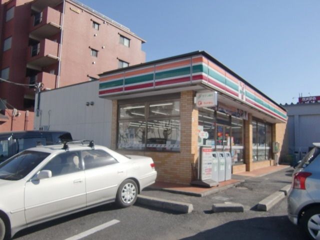 コンビニ　セブンイレブン（コンビニ）まで421m