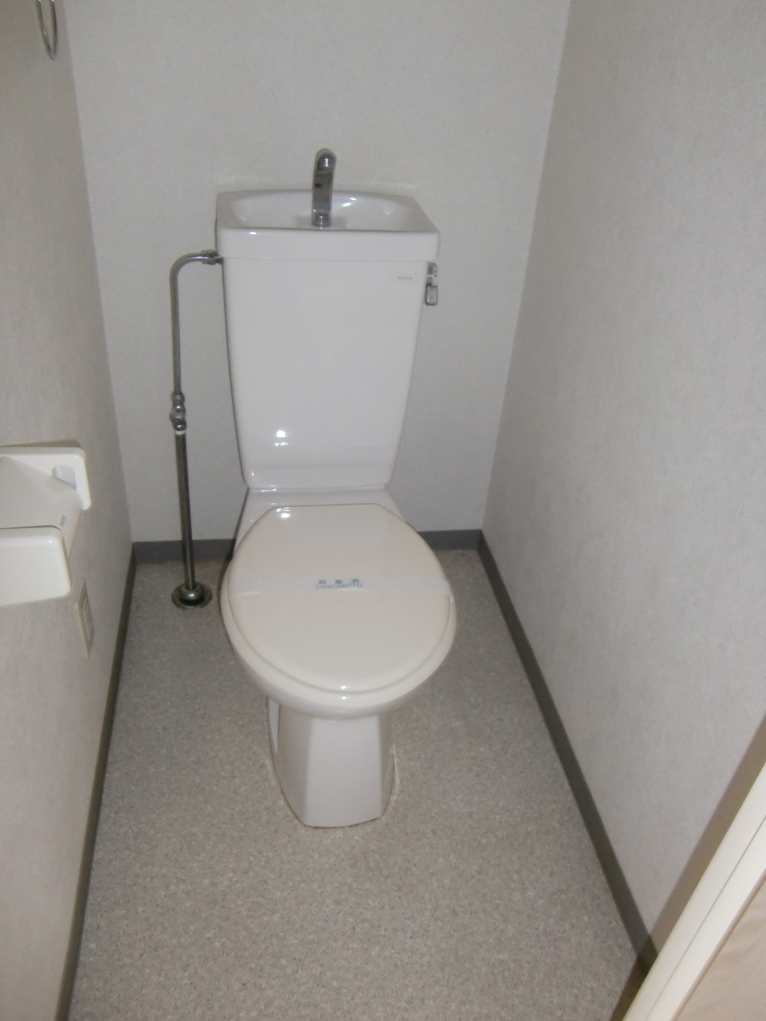 トイレ　※写真は別のお部屋です。現況を優先させて頂きます。
