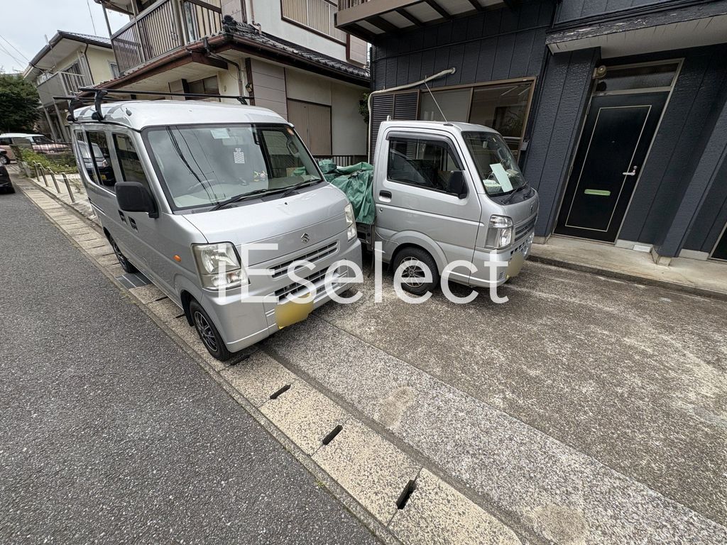 駐車場　敷地内駐車場は無料でご利用いただけます。