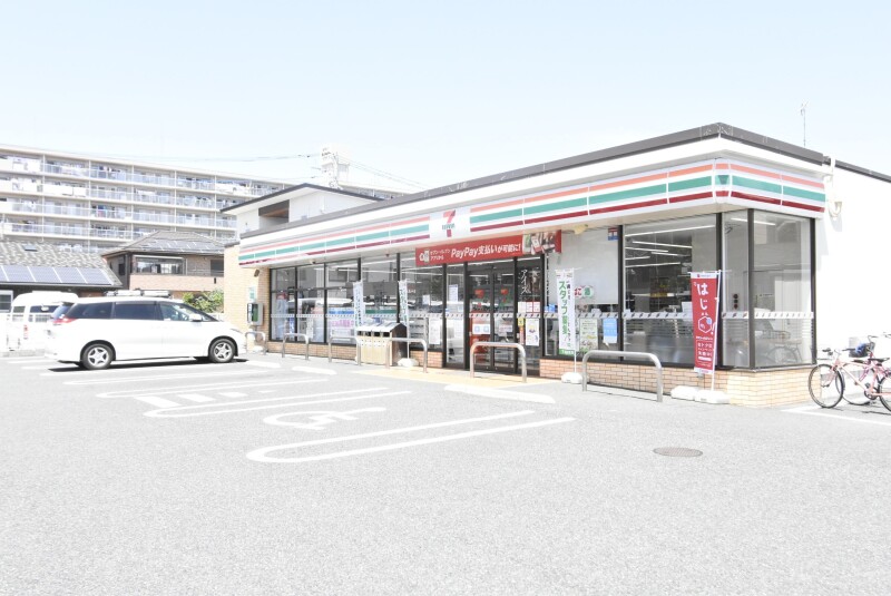 コンビニ　セブンイレブン川口東川口5丁目店（コンビニ）まで120m