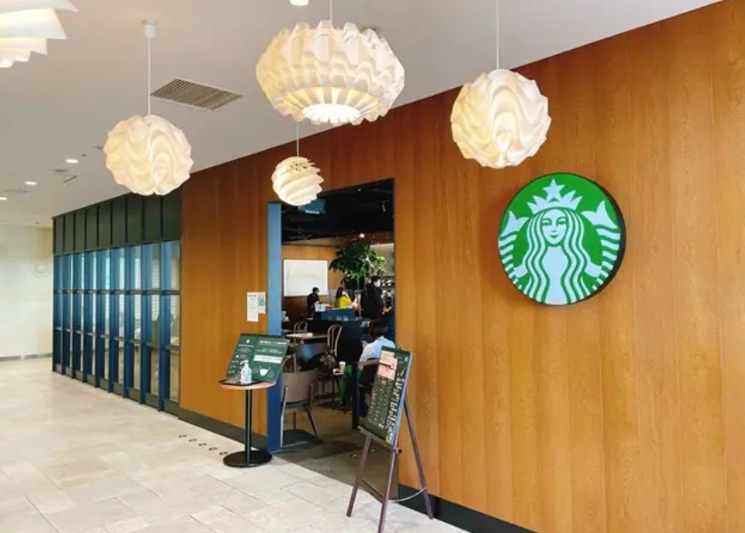 飲食店　スターバックスコーヒー 調布パルコ店（飲食店）まで591m
