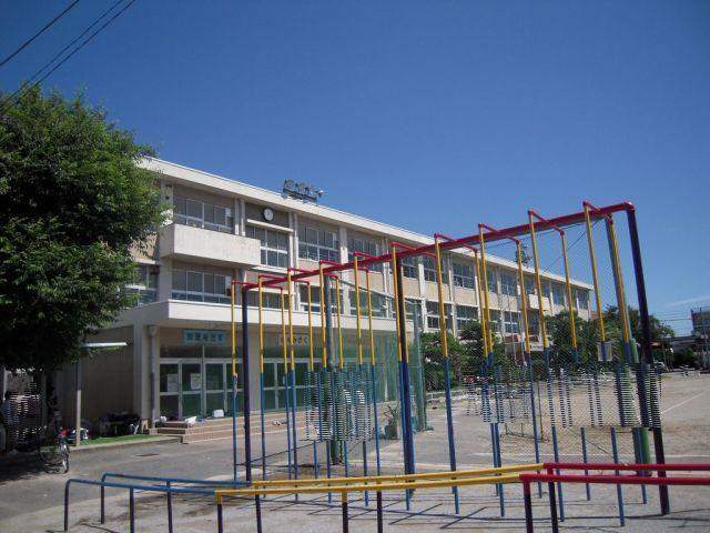 小学校　岐阜市立白山小学校（小学校）まで518m