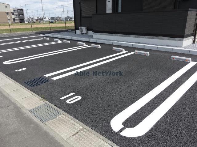 駐車場　駐車場