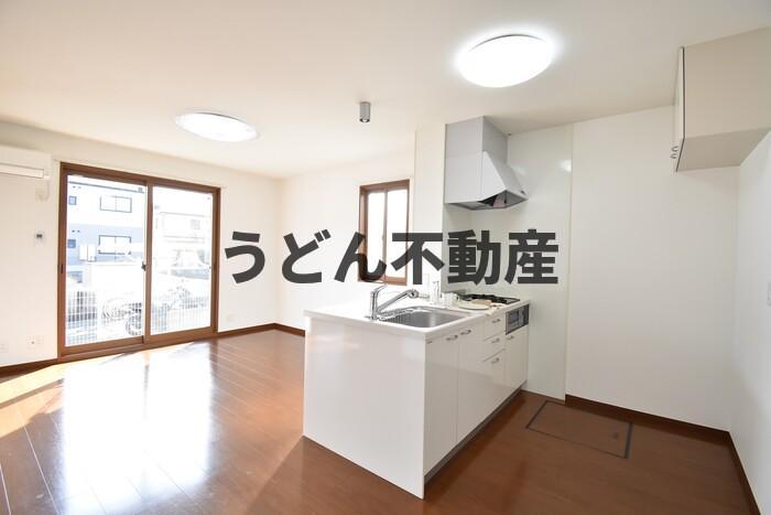 居室・リビング　うどん県のお部屋探しはうどん不動産へ うどんちゃんとLINE