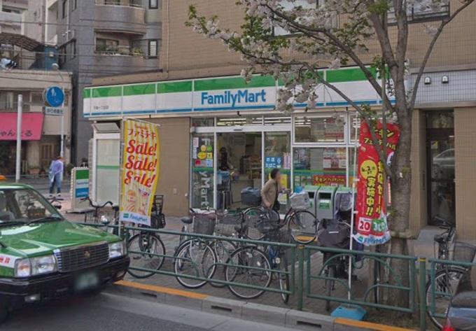 コンビニ　ファミリーマート（コンビニ）まで118m