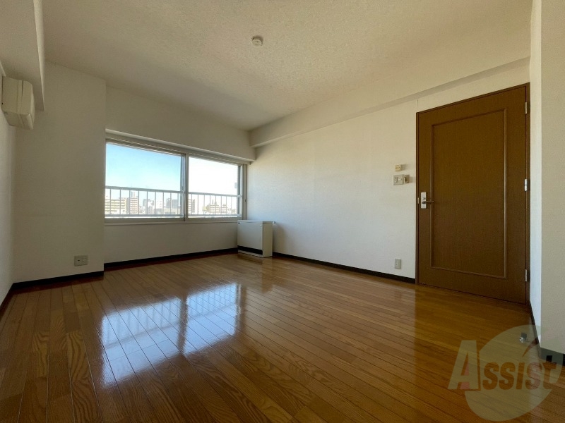 その他部屋・スペース　こちらのお部屋は光が差し込む、温かみのあるお部屋です。