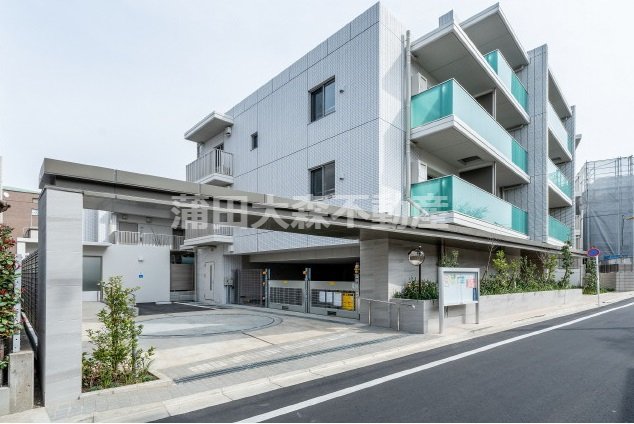 建物外観　2019年3月築　RC鉄筋コンクリート造地上6階建て総戸数4